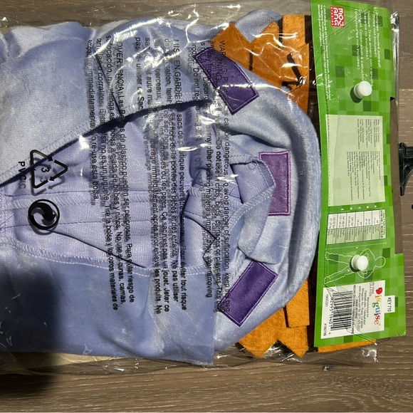 Disguise Minecraft axolotl child costume. NWT various sizes (I) - Picture 3 of 3